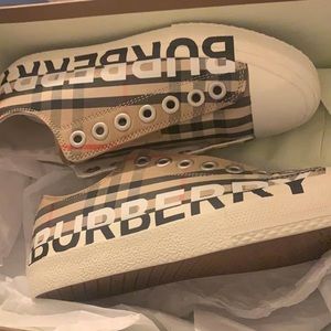 Burberry shoes